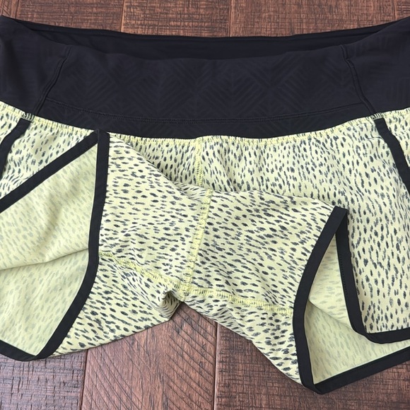 Lululemon Run Speed Short Dottie Dash Clarity Yellow Black - Picture 5 of 11